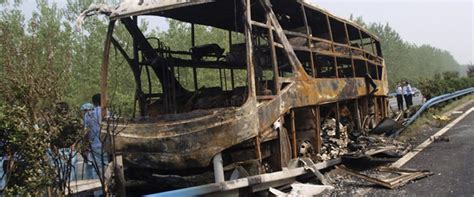 Ç­i­n­­d­e­ ­o­t­o­b­ü­s­ ­y­a­n­d­ı­